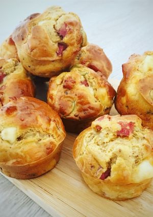 Une photo de Muffins salés jambon emmental olive & noix
