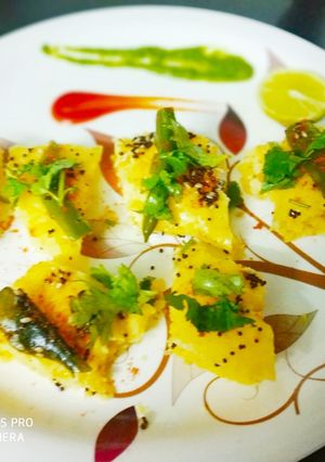 A picture of Khaman dhokla.