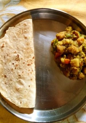 পাঁচমেশালি সব্জি তরকারি (panchmeshali sabji tarkari recipe in bengali) রেসিপির প্রধান ছবি