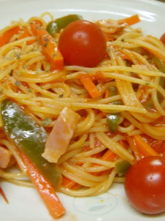 A picture of Tomato Sauce Pasta Made In One Pan.