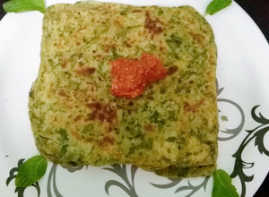 A picture of Palak paratha.
