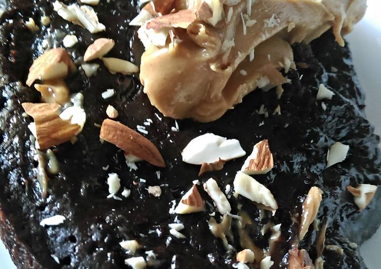 Recipe: Tasty Slow Cooker Chocolate Peanut Butter Cake