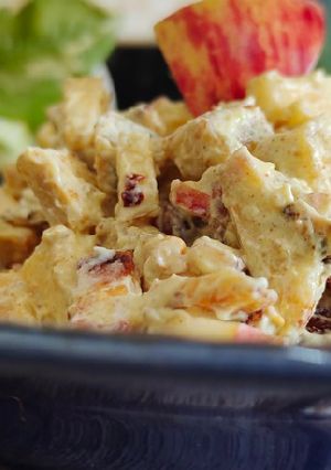 A picture of Raw Banana Apple Yogurt Salad.