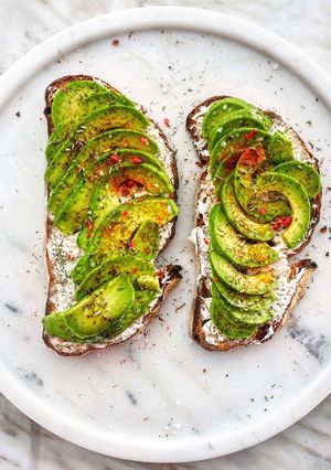 عکسی از دستور تُست اووکادو صنما🥑👩🏻🍳🌶🥯🥑