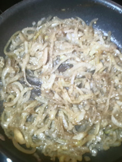 A picture of Caramelised onions.