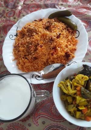 عکسی از دستور زرشک پلو با گوشت قلقلی