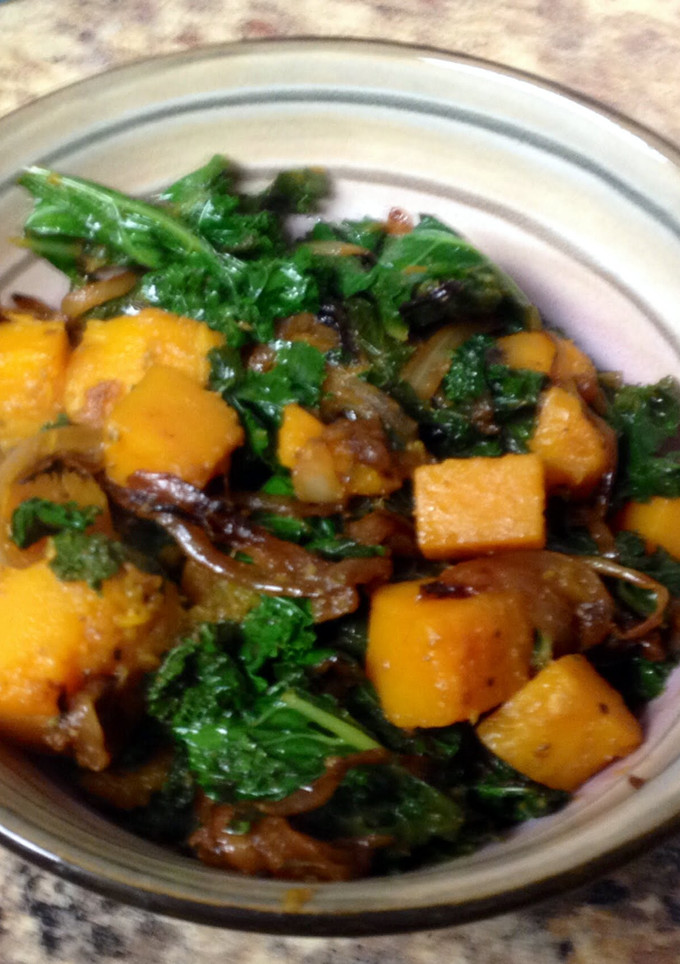 A picture of Kale with Squash And Onion.