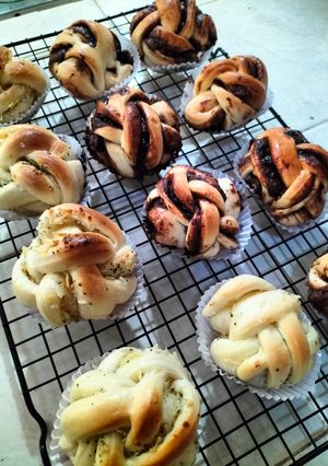 Foto resep Chocolate and Cheese Knots Bread