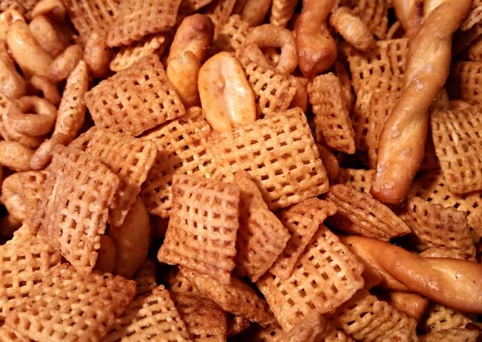 Sweet and Spicy Chex Mix