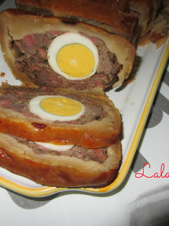 Una foto de Pastel de carne con jamón y huevo
