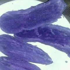 A picture of Boiled purple sweet potatoes.