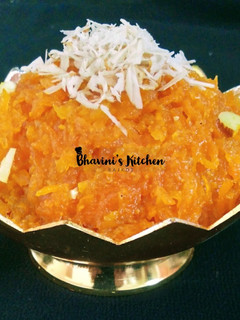 ગાજર નો હલવો (Gajar Halwa Recipe in Gujarati) રેસીપી મુખ્ય ફોટો
