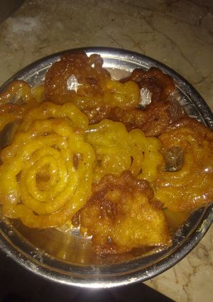 A picture of Instant jallebi made by me.