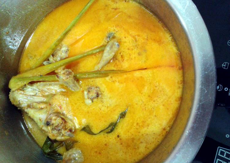 Recipe of Any-night-of-the-week Malaysian Chicken Spicy Coconut Milk (Ayam Masak Lemak Cili Padi)