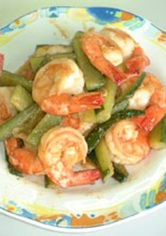 A picture of Lemon-Flavored Stir-Fried Prawns and Cucumber.