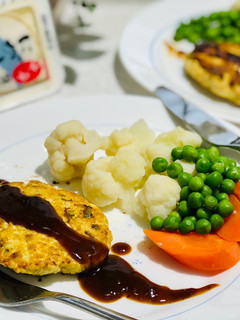 豆腐豬肉漢堡排 的食譜成品照片