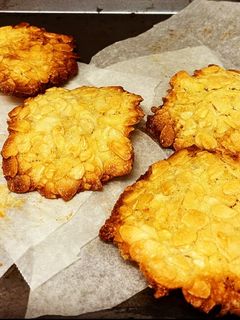 Una foto de Tejas de almendras sin lactosa