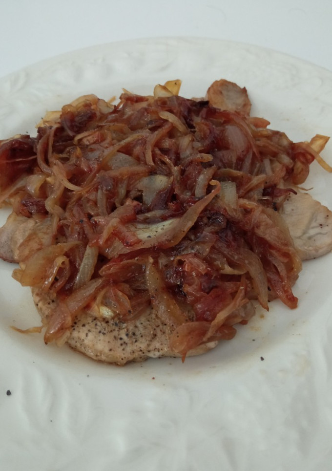 Una foto de Lomo plancha con cebolla calamelizada
