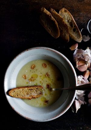 A picture of Garlic Soup (Tourin à l’ail).