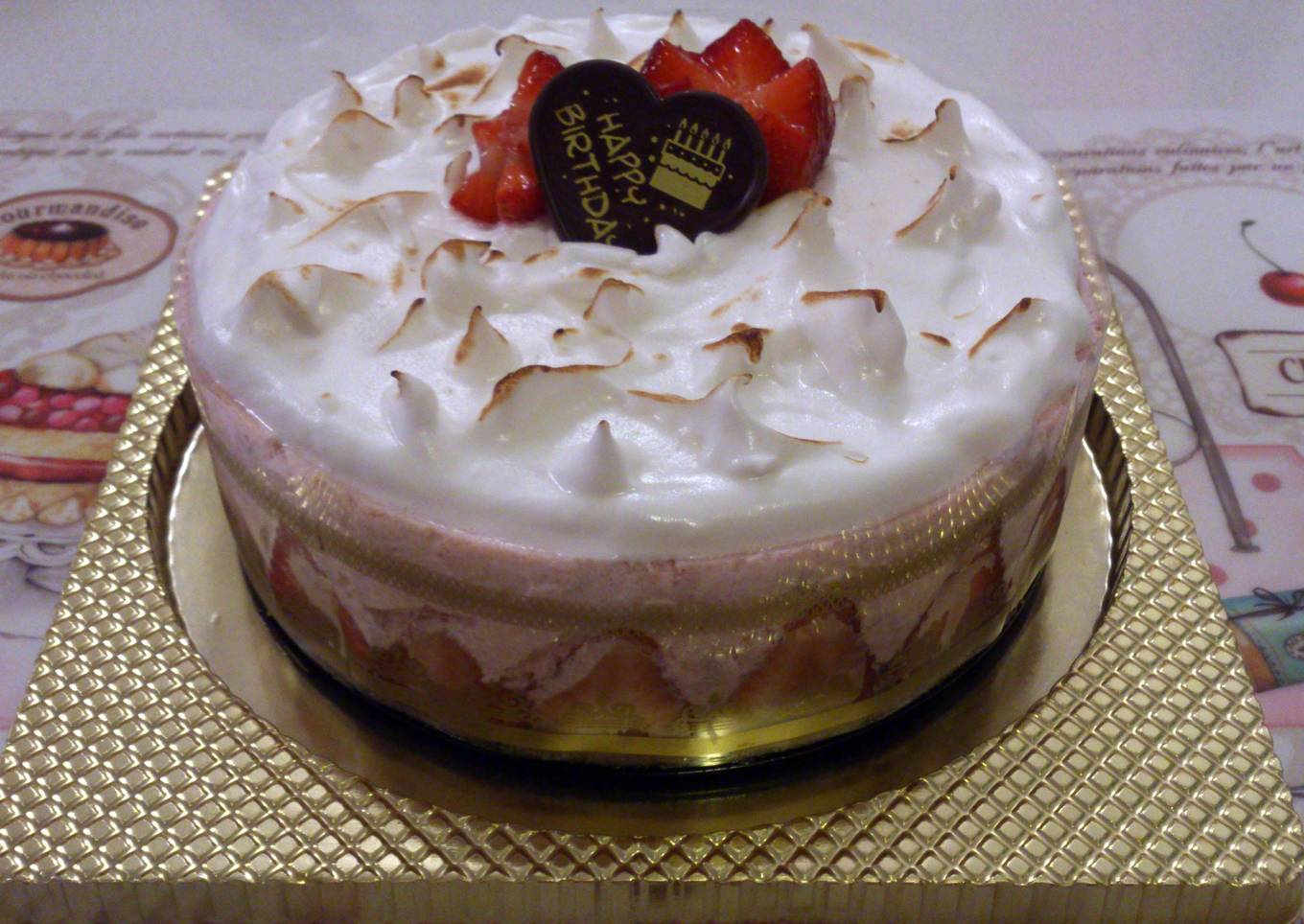 Strawberry mousse cake