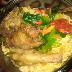 Mie ayam ceker bumbu kuning রেসিপির প্রধান ছবি