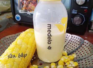 Hình của món Sữa bắp béo ngậy ngày mưa cho bé.