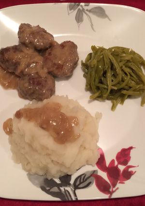 A picture of Steak With Gravy.
