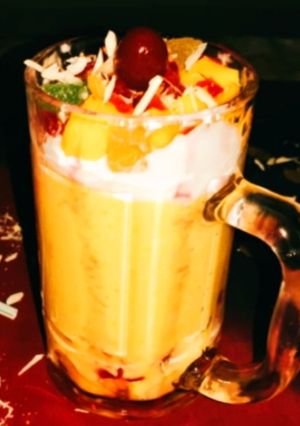 A picture of Mango mastani.