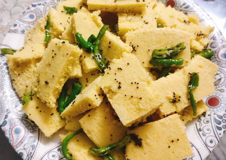 Fermented dal dhoklas