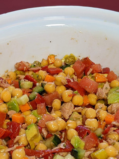 Una foto de Ensalada de garbanzos