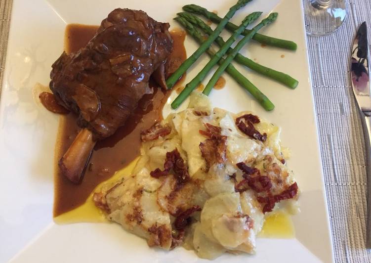 Lamb Shank with Dauphinoise Potatoes & Asparagus