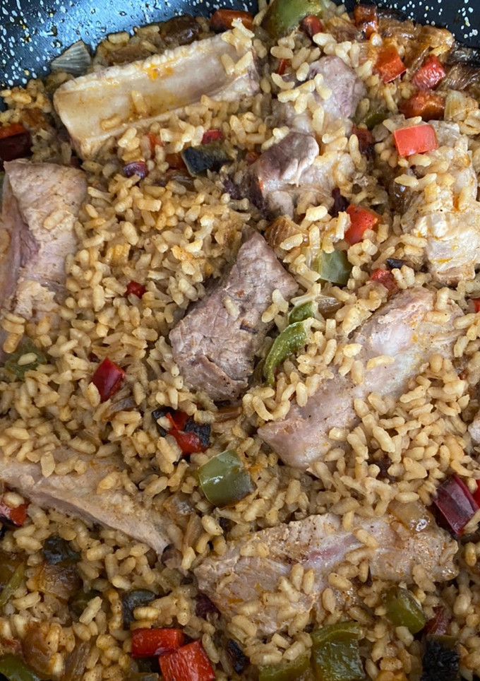 Una foto de Arroz con costilla