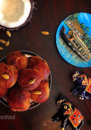 A picture of Unniyappam~traditional Kerala snack.