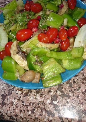 A picture of Sour healthy salad.