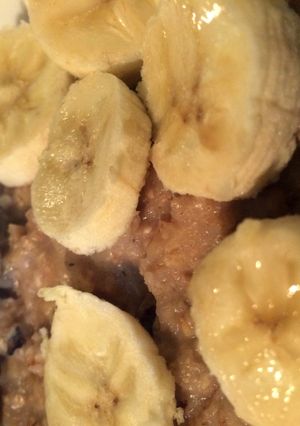 A picture of Banana Bread Inspired Oatmeal.