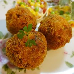 A picture of Melty Cheese Rice Balls.