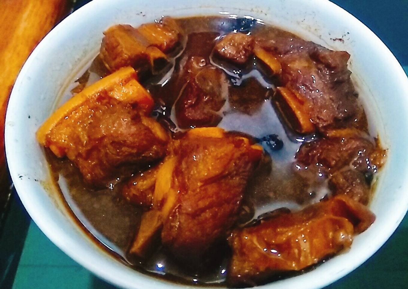 Iga Babi masak pekak kecap