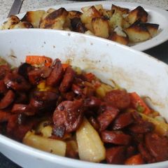 A picture of My Chorizo and Veg Bake with Little Potato Crispies 😋.