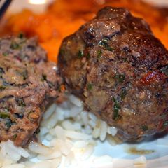 A picture of Juicy meatballs.