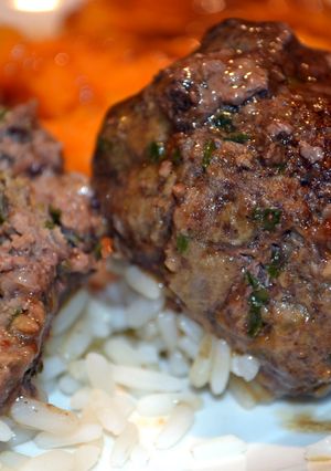 A picture of Juicy meatballs.