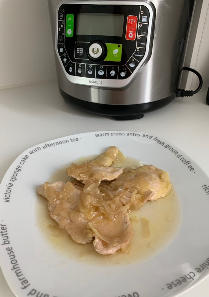 Una foto de Pollo a la cerveza con olla GM