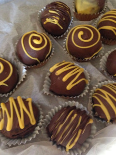 A picture of Cookies & cream Bon bons.