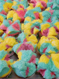 Foto resep BOLU KUKUS PELANGI MEKAR