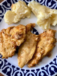 Una foto de Pollo al Ribeiro con patatas cremosas