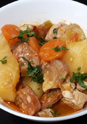 O poză a rețetei Tocăniță de cartofi cu chorizo.