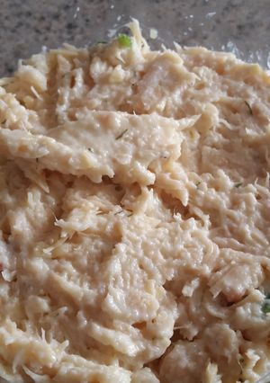 A picture of Mom's Easy Chicken Salad.