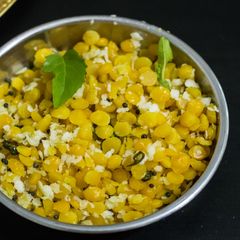 A picture of Chana dal sundal.