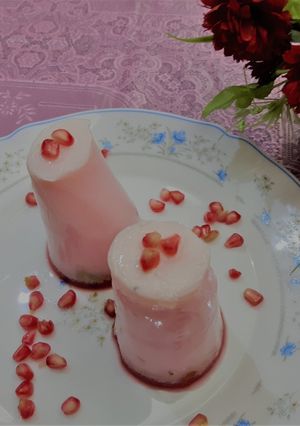 டபுள் லேயர் தர்பூசணி ஐஸ்கிரீம் கப் செய்முறை முக்கிய புகைப்படம்