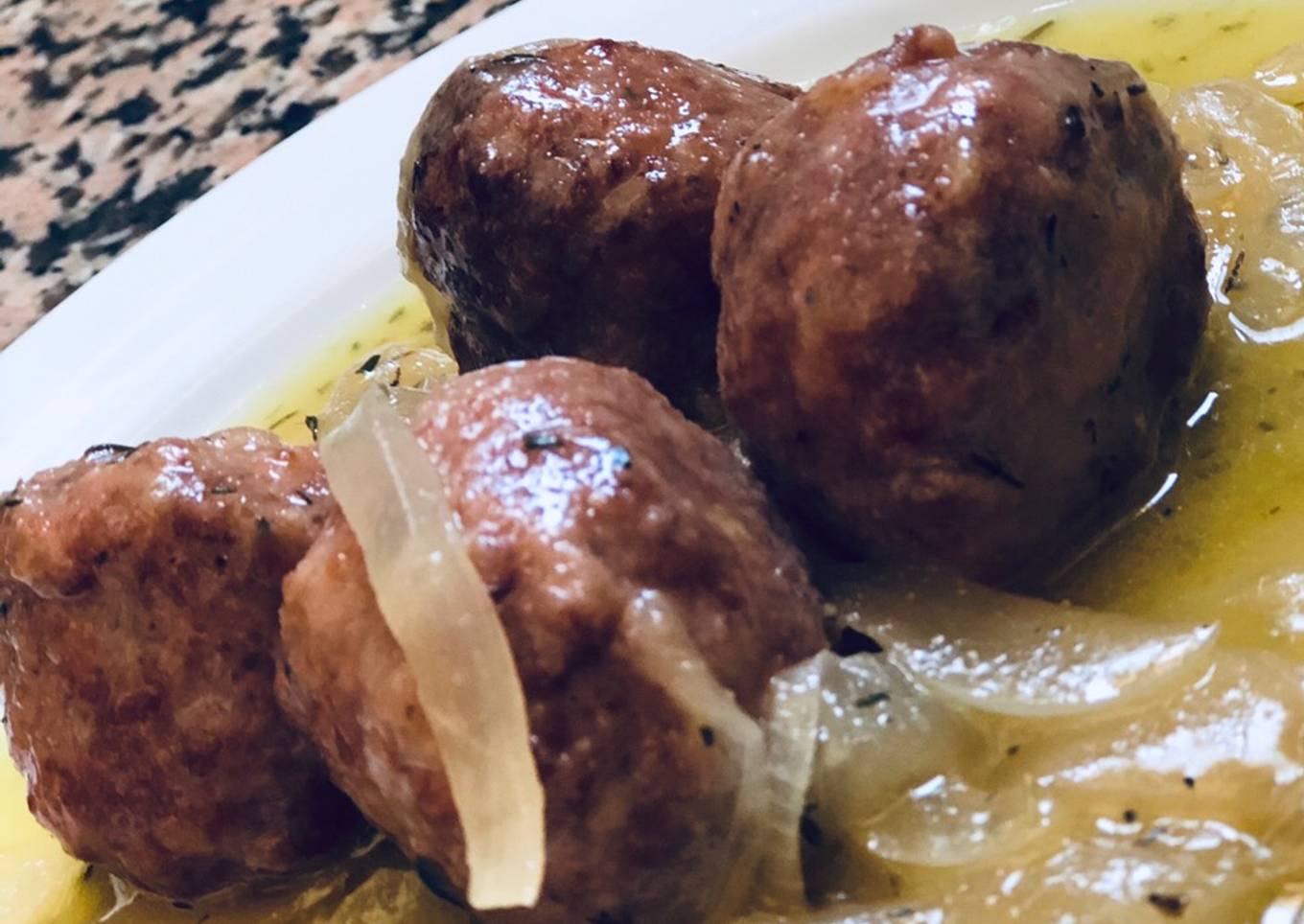 Albóndigas con salsa de cebolla