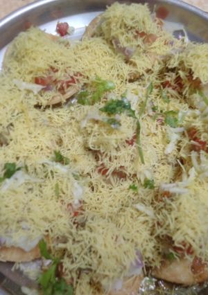 शेवपूरी (sev puri recipe in marathi) रेसिपी चे मुख्य फोटो 